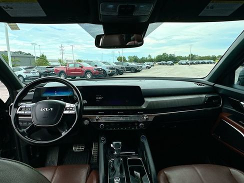 Used 2023 Kia Telluride SX FWD image 3