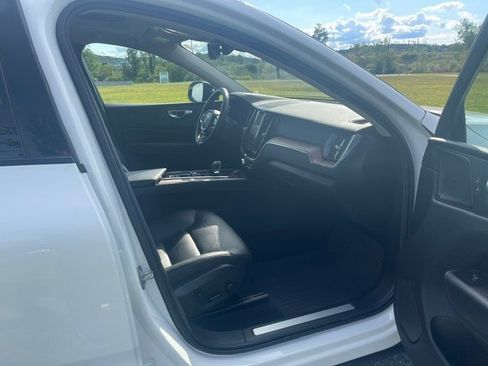 Used 2024 Volvo XC60 T8 Plus w/ Protection Package Premier AWD/4WD image 9