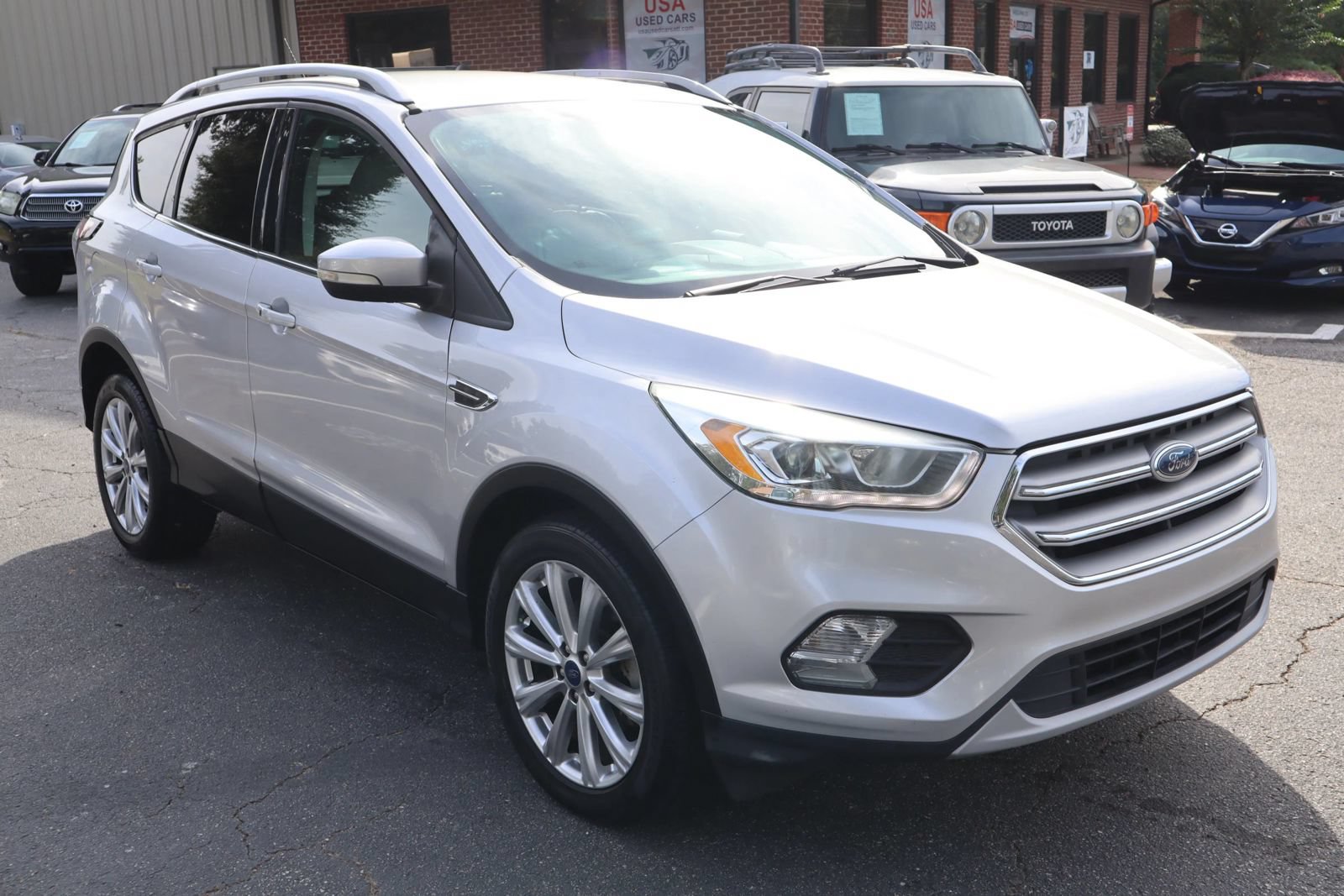 Used 2017 Ford Escape Titanium FWD image 3