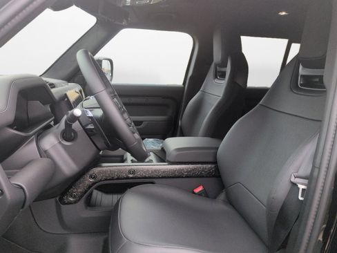 New 2026 Land Rover Defender 110 OCTA AWD/4WD image 9