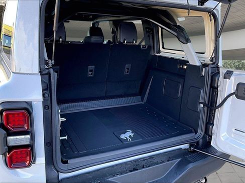 New 2026 Ford Bronco Raptor w/ Interior Carbon Fiber Pack AWD/4WD image 5