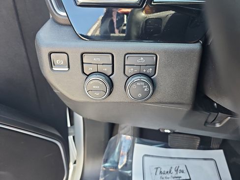 Used 2023 Chevrolet Silverado 1500 LT w/ Convenience Package II AWD/4WD image 32