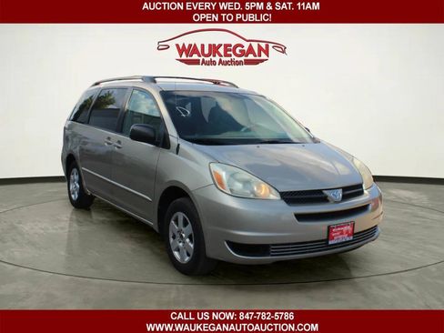 Used 2005 Toyota Sienna LE w/ LE Pkg 6 FWD image 3