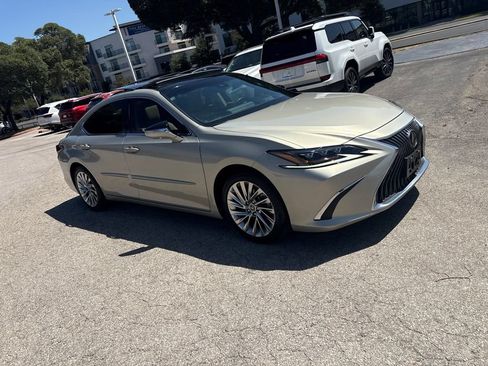 Certified 2021 Lexus ES 350 Ultra Luxury w/ Accessory Package 2 FWD image 7