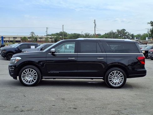 Used 2022 Ford Expedition Max Platinum AWD/4WD image 4