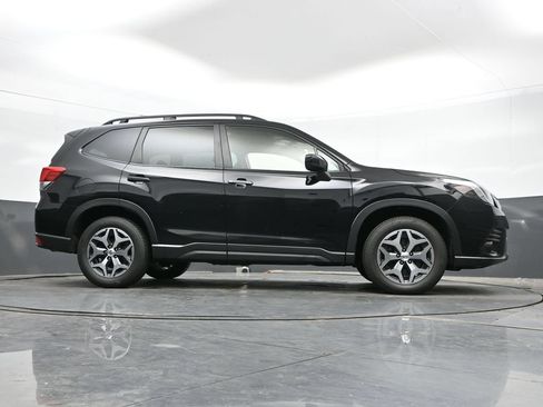 Used 2022 Subaru Forester Premium AWD/4WD image 42