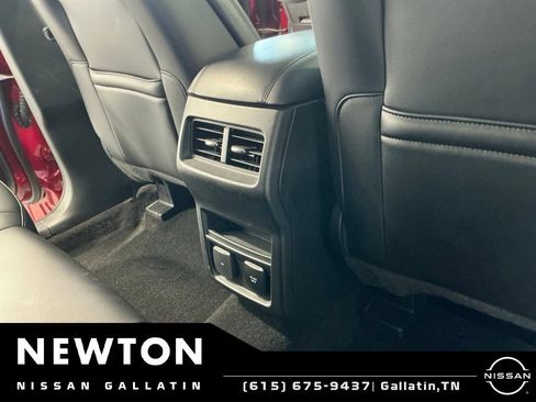 Used 2019 Ford Edge SEL w/ Equipment Group 201A AWD/4WD image 16