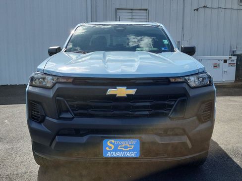 Used 2025 Chevrolet Colorado W/T w/ WT Custom Package image 8
