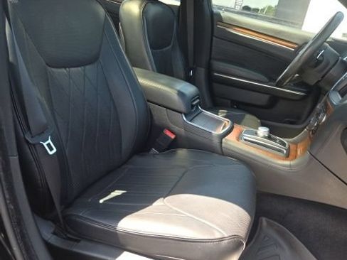 Used 2015 Chrysler 300 C Platinum w/ Harman/Kardon Audio Group AWD/4WD image 16
