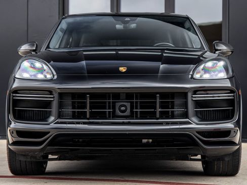 Certified 2022 Porsche Cayenne Turbo GT image 8