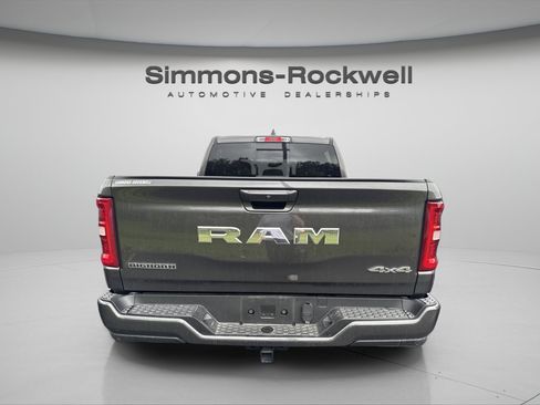Used 2025 RAM 1500 Big Horn AWD/4WD image 4