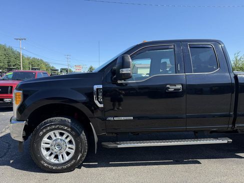 Used 2017 Ford F350 XLT w/ XLT Value Package AWD/4WD image 7