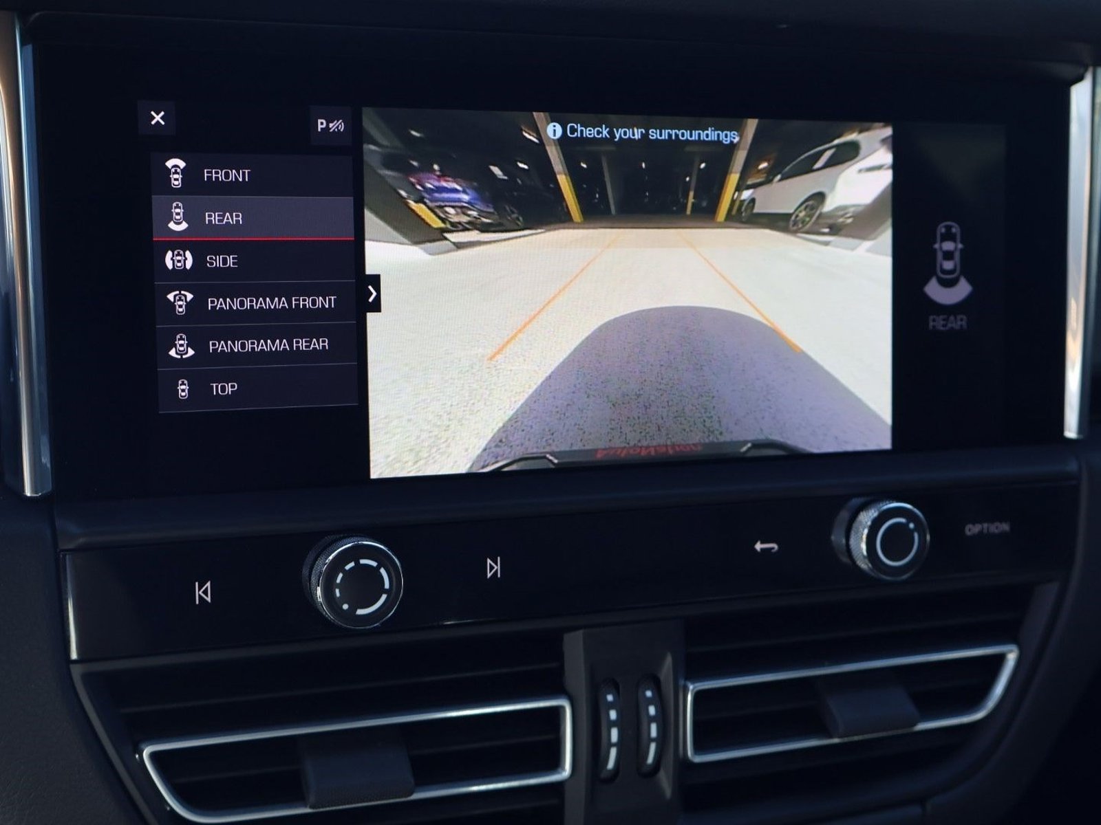 Certified 2026 Porsche Macan AWD/4WD image 19