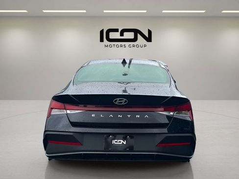 Used 2024 Hyundai Elantra SEL FWD image 4