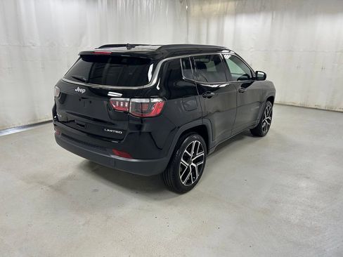 Used 2025 Jeep Compass Limited AWD/4WD image 5