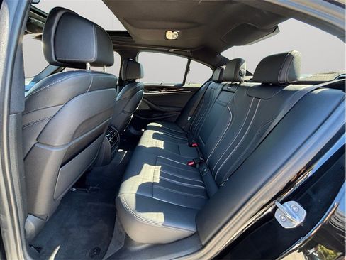 Used 2020 BMW M550i xDrive w/ Executive Package image 44