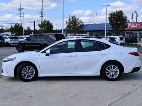 Used 2025 Toyota Camry LE image 23