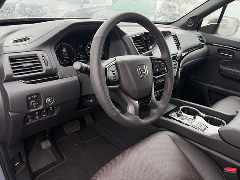 Certified 2026 Honda Ridgeline Black Edition image 18