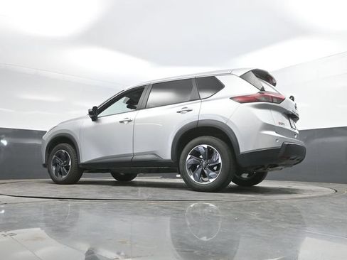 Used 2024 Nissan Rogue SV FWD image 48