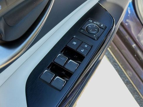 Used 2025 Lexus ES 350 w/ Premium Package image 22