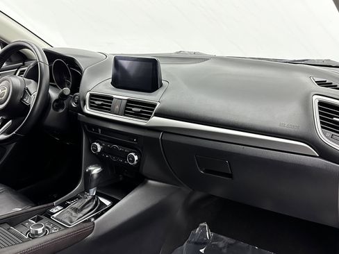 Used 2018 MAZDA MAZDA3 Touring image 32