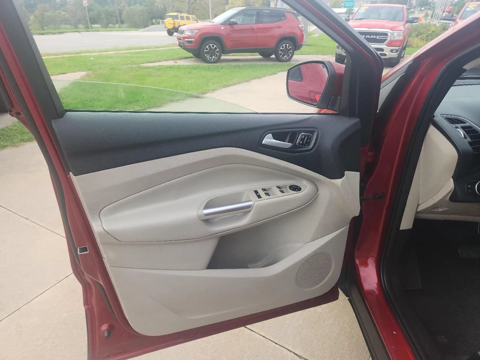 Used 2017 Ford Escape Titanium AWD/4WD image 12