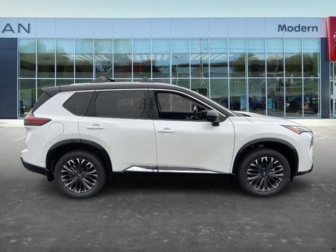 New 2026 Nissan Rogue Platinum image 4