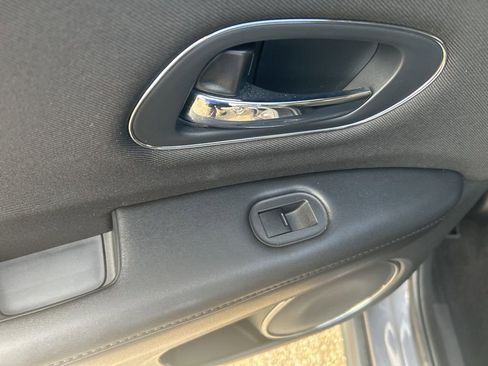 Used 2018 Honda HR-V EX image 19