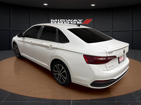 Used 2023 Volkswagen Jetta Sport FWD image 3