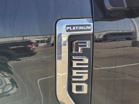 Used 2020 Ford F250 Platinum w/ FX4 Off-Road Package AWD/4WD image 7