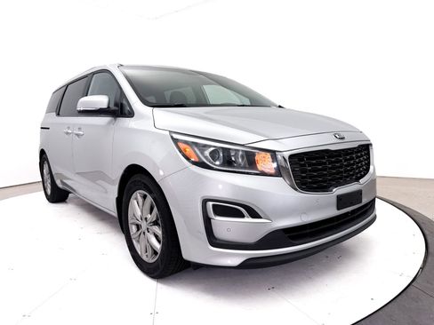 Used 2020 Kia Sedona EX FWD image 13