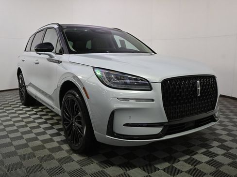 New 2026 Lincoln Corsair Premiere image 9