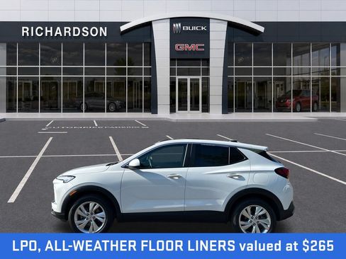 Used 2025 Buick Encore GX Preferred FWD image 2