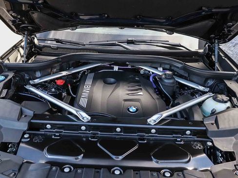 Used 2026 BMW X5 sDrive40i w/ M Sport Package image 29