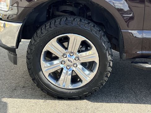 Used 2018 Ford F150 XLT w/ Equipment Group 302A Luxury AWD/4WD image 9