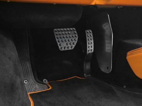 Used 2018 Ferrari 488 Spider RWD image 12