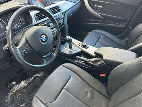 Used 2017 BMW 320i Sedan RWD image 9