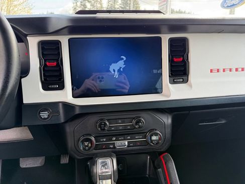 Used 2024 Ford Bronco Heritage Edition AWD/4WD image 22
