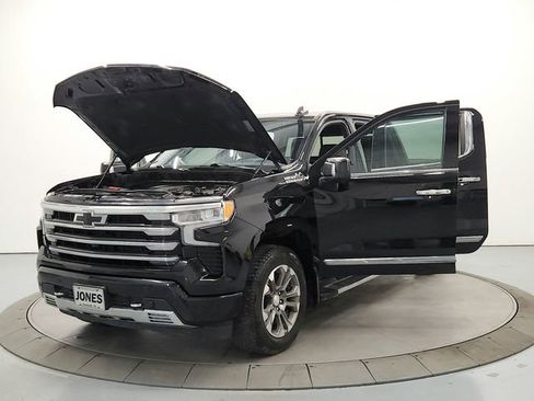 Used 2023 Chevrolet Silverado 1500 High Country w/ Technology Package image 11