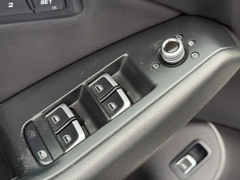 Used 2013 Audi Q5 3.0T Premium Plus w/ Audi MMI Navigation Plus Pkg image 21