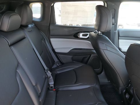 New 2026 Jeep Compass Limited w/ Sun, Sound & Navigation Group AWD/4WD image 21