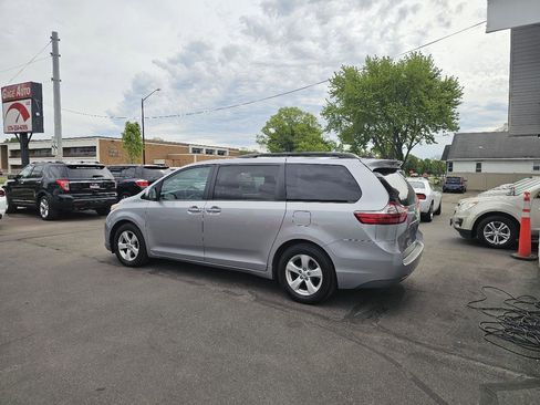 Used 2016 Toyota Sienna LE FWD image 7