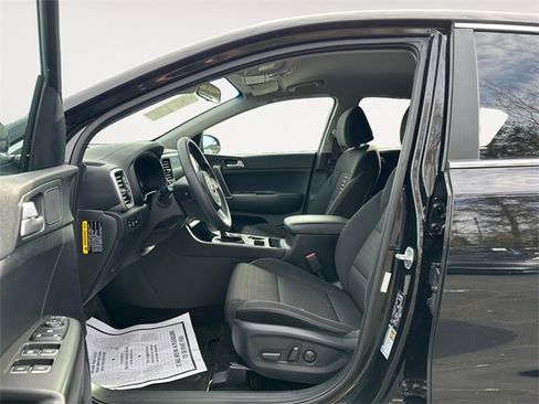 Used 2022 Kia Sportage LX w/ LX FWD Value Edition Package image 9