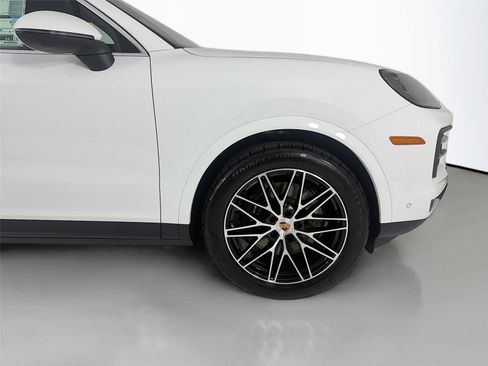 New 2026 Porsche Cayenne image 28