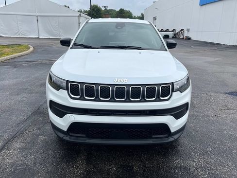 Used 2024 Jeep Compass Sport AWD/4WD image 2