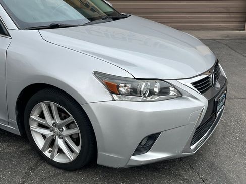 Used 2016 Lexus CT 200h FWD image 10