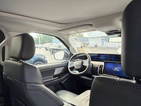 Used 2025 Ford Expedition Max Active AWD/4WD image 19