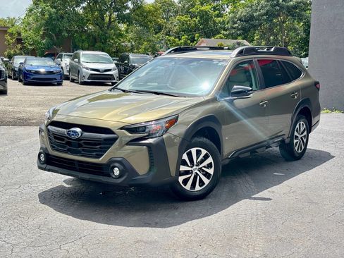 Used 2025 Subaru Outback Premium w/ Popular Package #1A AWD/4WD image 3