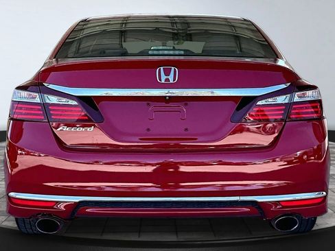 Used 2017 Honda Accord Sport image 5