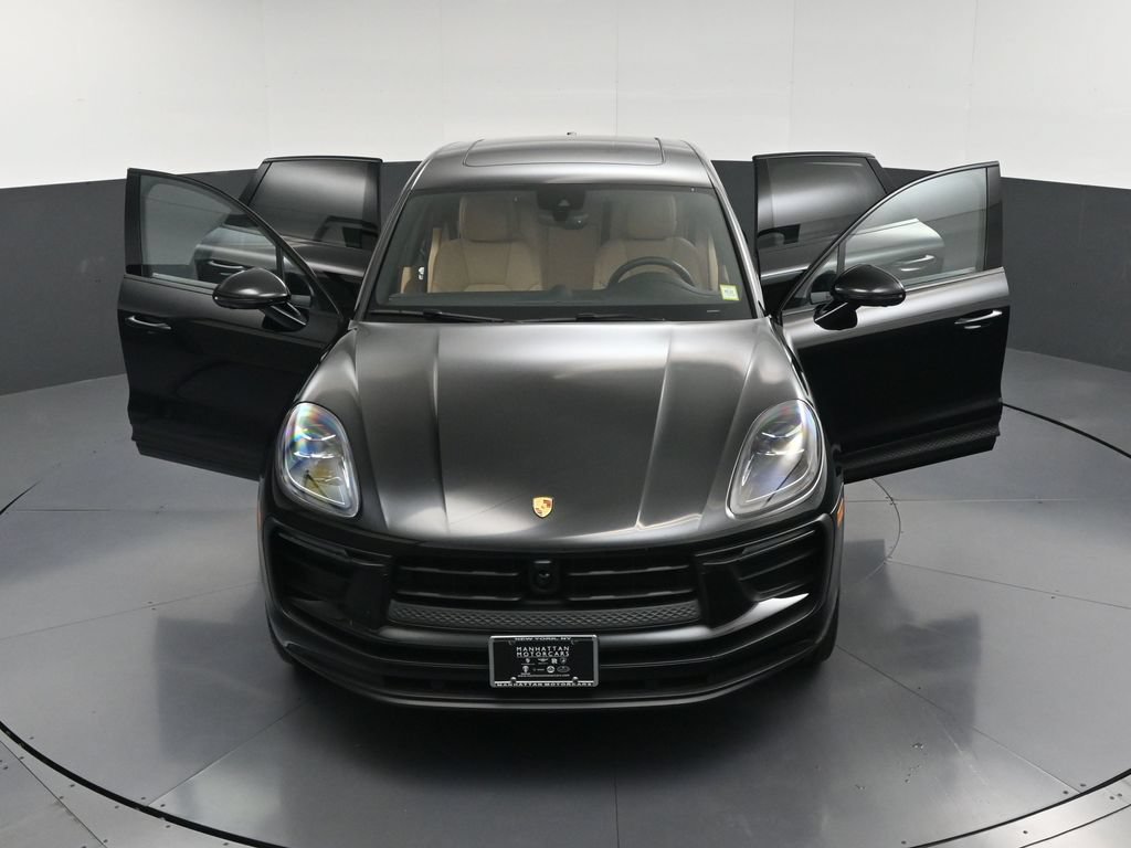Certified 2026 Porsche Macan AWD/4WD image 32